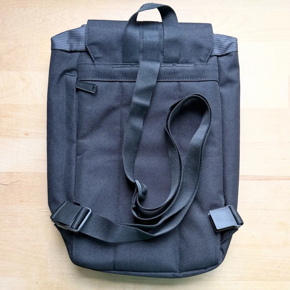 Herschel Retreat Sling Bag Black Crossbody Everyday Backpack Travel